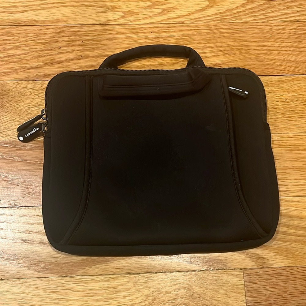 Amazon Basics Padded Tablet Case